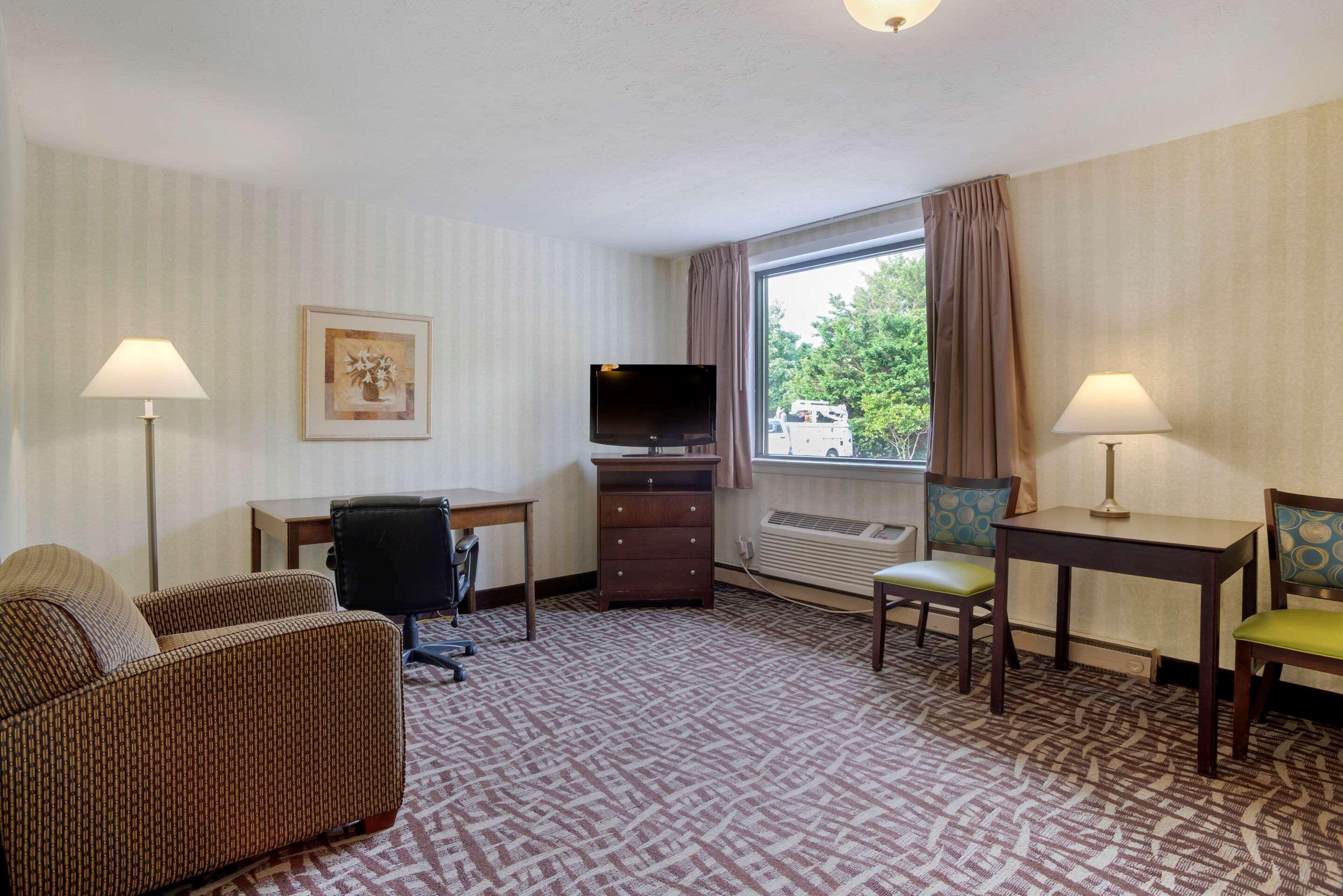 Quality Inn Fredericksburg Near Historic Downtown Exterior photo