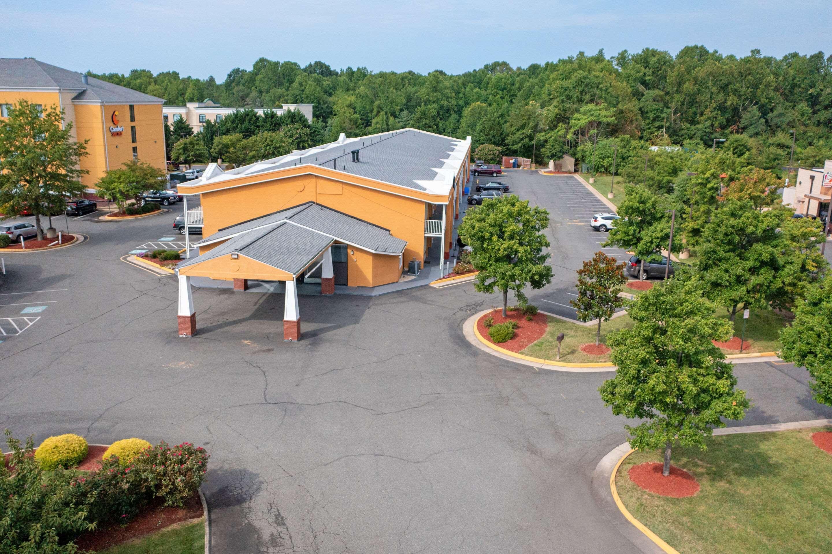 Quality Inn Fredericksburg Near Historic Downtown Exterior photo